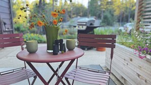 Here's a peaceful spot to wind up and prepare for a day wandering the Sierra foothills.