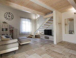 Flooring, Floor, Interior Design, Wood, Furniture, Ceiling, Room, Home, Wood Flooring, Living Room