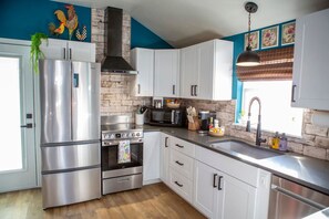 The well-equipped kitchen as everything you need to cook a great meal.
