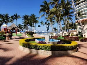 Vista frontal de la propiedad