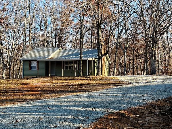 The cozy cabin on Bible Grove Rd.