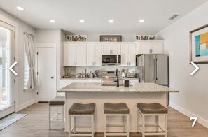 Full kitchen