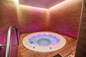 Spa tub