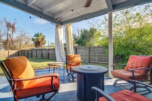 Private Backyard | Covered Patio | Gas Fire Pit