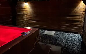 Indoor spa tub