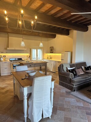 Open Plan Living- Full Kitchen, Dining and Living area.