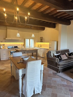 Open Plan Living- Full Kitchen, Dining and Living area.