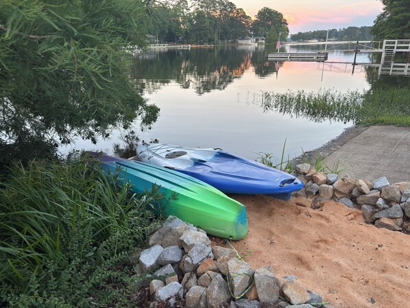 Paddle board and kayak for your use