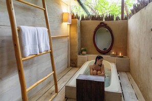Bain à remous intérieur