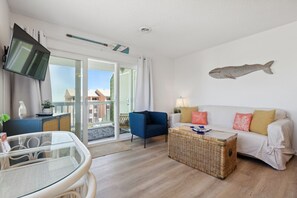 Living room with pullout sofa