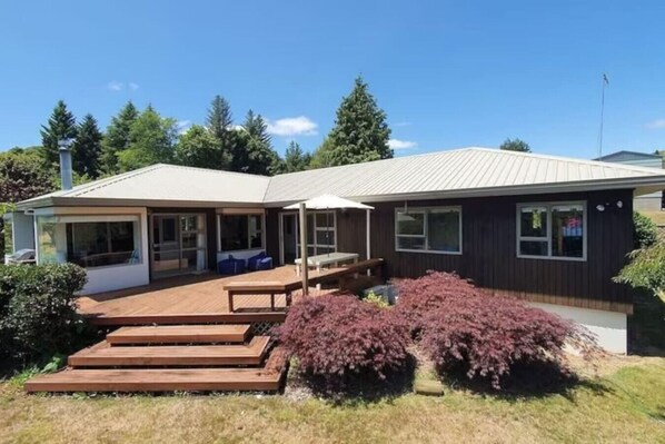 Property building & garden