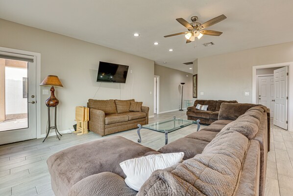 Bullhead City Vacation Rental | 2BR | 2.5BA | 1,587 Sq Ft | 1 Step Required