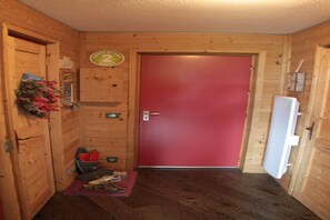 Entrance / Reception