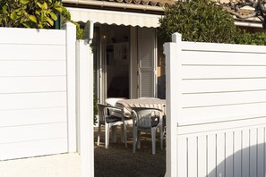 Entrance / Reception