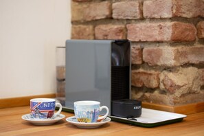 Kaffee und/oder Kaffeemaschine