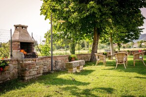 Garden, Lawn, Shade, Outdoor Furniture, Yard, Landscaping, Backyard, Park, Chair, Eco Hotel