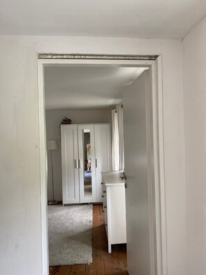 entry to blue bedroom