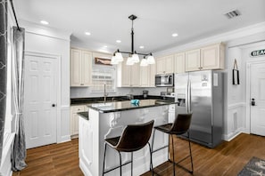 Kitchen with Breakfast Bar