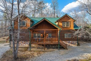 Welcome to Uwoduhi Pool Lodge!