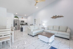 Living Area w/Sofa Sleeper