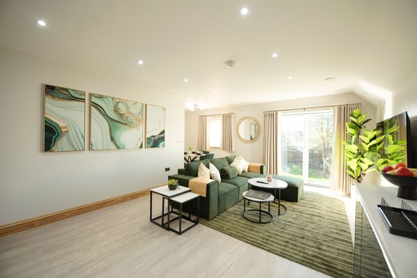 Living Room / Lounge