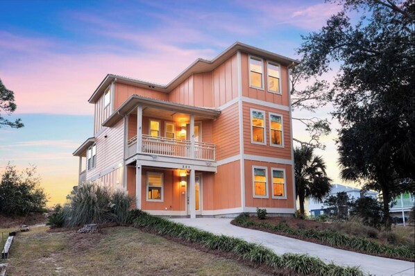Over 3k Sqft, Central Location! Awesome Sunrise & Sunset Gulf/Bay Views, Best Value on the Cape!!