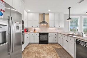 Kitchen with two ovens and FULLY stocked! Ask about kitchen items, we have a full list w/pics! (1)
