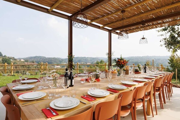 Outdoor dining