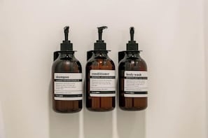 Bathroom amenities