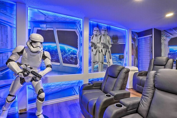 Clean, Comfortable, Close to the Magic FloridaDisneyVillas.com Florida Disney Star Wars Villa