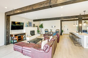 Living Room | 65" Smart TV | Free WiFi