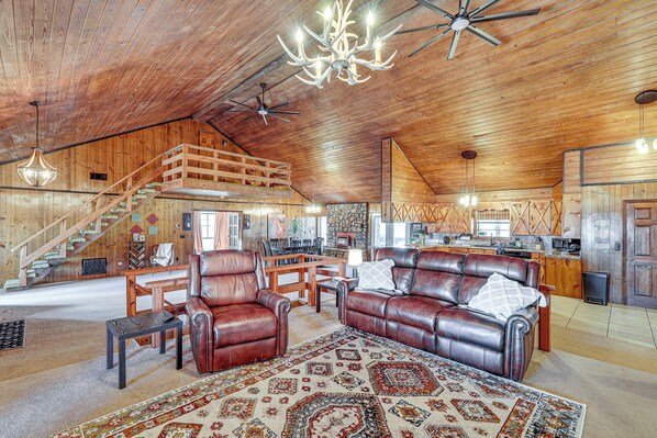 Bismarck Vacation Rental | 4BR | 4BA | 4,200 Sq Ft | 3 Steps to Enter
