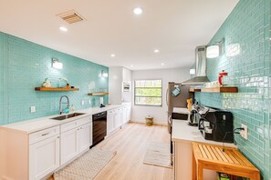 Kitchen | Drip & Keurig Coffee Makers | Toaster