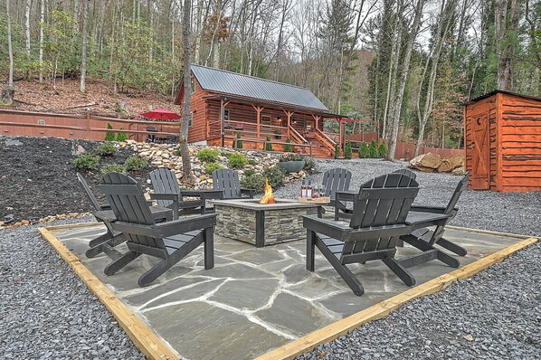Where luxury meet peaceful relaxation. This stylish cabin overlooks the firepit.