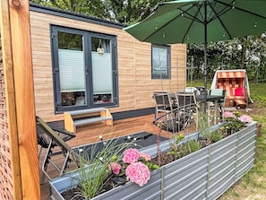 Wood, Bicycle, Bicycle Wheel, Deck, Garden, Flowerpot, Yard