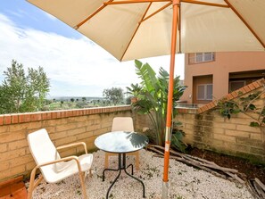 Regenschirm, Möbel, Gartenmöbel, Stuhl, Tisch Im Freien, Schatten, Holzbeize, Terrasse, Eco Hotel, Küche & Esszimmer Tisch