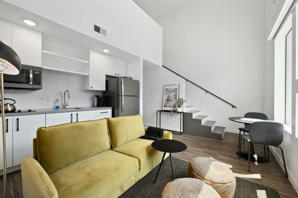 Welcome to our cozy and stylish loft in downtown Texas!