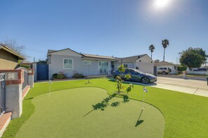 Shared Front Yard | Putting Green