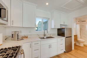 Kitchen | Single-Story Apartment | Dual Drip/Single-Serve Coffee Maker
