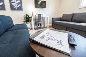 #StayInMyDistrict West Bench Comfortable furnishings & amenities make this private studio the perfect home #StayinMyDistrict #bookdirect