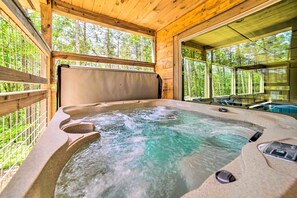 Indoor spa tub
