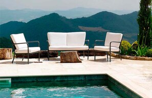 Relaxing in a green Umbrian paradise