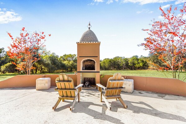 Outdoor fireplace at Starlight Meadow!