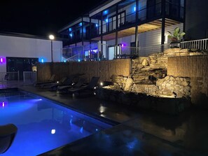 When the Sun goes Down, the Lights Come On and the Villas take-on an entirely new calming atmosphere...