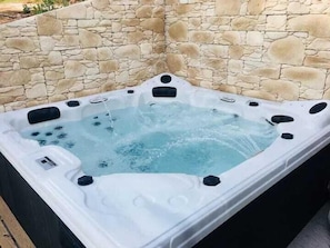 HOT TUB OUT OF SERVICE UNTIL 1 MARCH 2025 (2)