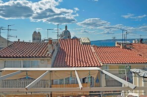 VIEW (1)