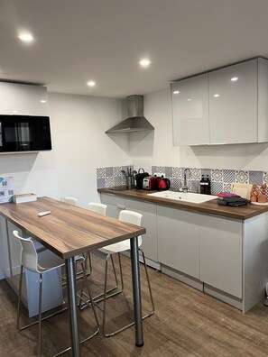 dining room, dining table, kitchen (1)