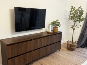 Living Room / Lounge