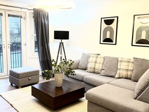 Living Room / Lounge