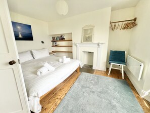 Spacious king size bedroom